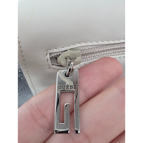 Guess Cream Crossbody Bag With Front Pocket & Zipper Closure - Picture 5 of 14